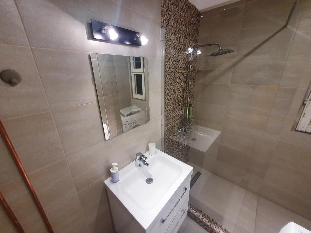 Charming Studio With City View 부쿠레슈티 외부 사진