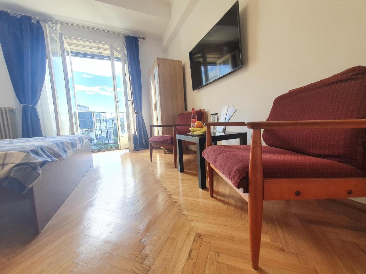 Charming Studio With City View 부쿠레슈티 외부 사진